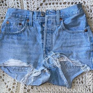 Authentic Levi’s 501 light wash high rise shorts size 24